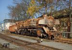 Die 2005 beim Großbrand in Nürnberg ausgebrannte 45 010 machte im Herbst 2008 noch einen traurigen Eindruck. Mittlerweile ist die Lok äußerlich wieder aufgearbeitet worden und im Depot Lichtenfels des DB Museums hinterstellt. (25.10.2008) <i>Foto: Andreas Höfig</i>