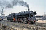 Mit frischer Kohle präsentiert sich 41 070 auf dem Bekohlungsgleis im Bw Neubrandenburg. 1971 wurde sie zum Bw Stralsund umbeheimatet und stand zuletzt bis September 1974 beim Bw Wittenberge im Einsatz. Die Lok ist mit einem Ersatzkessel (Deutsche Werft, Hamburg 1051/1943) ausgerüstet, mit dem sie von 1961 bis zur Ausmusterung unterwegs war.  (09.1968) <i>Foto: Robin Fell</i>