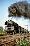 01 502 (Bw Wittenberge) verlässt mit einem Schnellzug Hamburg - Berlin den Bahnhof Büchen. (08.1970) <i>Foto: Jörg Schlüter</i>