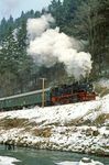 74 1230 mit Sonderzug P 21521 an der Schwarza bei Meuselbach-Schwarzmühle. (26.02.1982) <i>Foto: Wolfgang Bügel</i>
