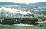 Am Ostersonntag 1982 musste 41 1180 Dienst schieben und fährt mit Dg 55475 am Örtchen Großpürschütz nahe Kahla vorbei. (11.04.1982) <i>Foto: Joachim Bügel</i>