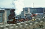 Um 16.35 Uhr macht sich 41 1225 im Bw Saalfeld auf den Weg, den Ng 66476 zu übernehmen. (12.04.1982) <i>Foto: Joachim Bügel</i>