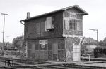 Das mechanische Jüdel-Stellwerk "Stm" (Baujahr 1907) im Rangierbahnhof von Lübeck. (08.1975) <i>Foto: Benno Wiesmüller</i>