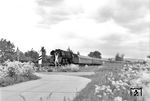 01 0507 rollt mit D 200 bei Ronshausen ihrem Fahrtziel Bebra entgegen. Auch sie kam mit diesem Zug letztmalig in den Westen. (02.06.1973) <i>Foto: Johannes Glöckner</i>