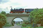 Auf der anderen Seite des Pendelzuges war 74 1230 angespannt, die hier gerade die Brücke Langer Graben in Erfurt-West überquert. (13.06.1982) <i>Foto: Wolfgang Bügel</i>