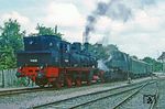 Am Tag nach der Veranstaltung wurde mit allen betriebsfährigen Dampfloks die Ausstellung in Erfurt-West zusammengeräumt. Hier rangieren 74 1230 und 95 1027. (14.06.1982) <i>Foto: Wolfgang Bügel</i>