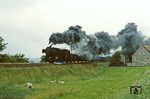 52 8013 (ex 52 3734, Baujahr 1944) mit Dg 50285 aus Kamenz im regenverhangenen Weissbach, kurz vor Pulsnitz. (20.06.1982) <i>Foto: Wolfgang Bügel</i>