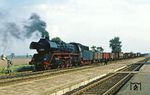 41 1185 wartet im Bahnhof Rätzlingen eine Zugkreuzung ab. Zu DDR-Zeiten war dies der letzte frei zugängliche Bahnhof vor dem Grenzsperrgebiet von Oebisfelde. (23.09.1982) <i>Foto: Wolfgang Bügel</i>