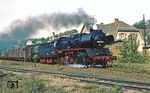 50 3529 fährt mit Ng 62345 durch Gleisberg-Marbach auf dem Weg nach Nossen. (28.09.1982) <i>Foto: Wolfgang Bügel</i>