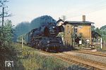 Am Schrankenposten 180 in Griebo hat 41 1303 mit P 3222 ihr Fahrtziel in Wittenberg fast erreicht. (29.09.1982) <i>Foto: Wolfgang Bügel</i>