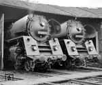 Im Bw Bebra warten die Erfurter 01 0523 (ex 01 191) und 01 0533 (ex 01 116) auf die Rückfahrt in die Heimat. (14.05.1972) <i>Foto: Dieter Kempf</i>