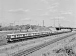 Ein S-Bahnzug mit 276 473/474,422/421,367/368,434,433 in Berlin-Friedrichsfelde Ost. (25.09.1988) <i>Foto: Hans-Jürgen Trunk</i>
