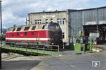 DR 118 736 war nur vom 31.03.1989 bis zum 29.05.1992 in Meiningen stationiert und wurde im dortigen Bw auf der Drehscheibe angetroffen. (14.06.1991) <i>Foto: Manfred Kantel</i>