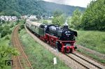 Die Rückfahrt nach Meiningen bestritt 042 271 vor D 952 aus Dresden, den sie in Arnstadt übernommen hatte und hier soeben Gräfenroda hinter sich gebracht hat. (15.06.1991) <i>Foto: Manfred Kantel</i>