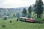 DR 118 693 auf dem ehemaligen Zahnstangenabschnitt Schleusinger Neundorf - Rennsteig bei Schmiedefeld. (16.06.1991) <i>Foto: Manfred Kantel</i>