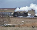 94 2043 mit P 69340 auf dem Weg zum oberen Bahnhof in Eibenstock. (08.04.1975) <i>Foto: Johannes Glöckner</i>