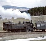 Die Höchstgeschwindigkeit auf der Steilstrecke von Eibenstock unt Bf nach Eibenstock ob Bf betrug gerade einmal 20 km/h. Am 3. Mai 1905 wurde der Betrieb auf der steilsten Bahnlinie Sachsens aufgenommen. Der Bau der Talsperre Eibenstock führte am 05. Oktober 1975 zur Stillegung der Strecke. Der einzige nennenswerte Unfall geschah am 29. Januar 1945, als wegen eines Bremsversagen an einem talwärts fahrenden Zug fünf Menschen getötet und 39 verletzt wurden. (08.04.1975) <i>Foto: Johannes Glöckner</i>