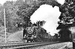 24 053 (Bw Ulm) verläßt mit einem Güterzug den Doppeltunnel unter der Stuttgarter Straße in Ulm in Richtung Stuttgart. Der Tunnel wurde im Zuge der 1932 begonnen Elektrifizierung Augsburg—Stuttgart aufgelassen. (1930) <i>Foto: RVM</i>
