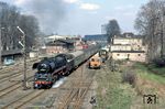 41 1182 verlässt mit P 6018 nach Göschwitz den Bahnhof Hermsdorf-Klosterlausnitz. (20.04.1983) <i>Foto: Wolfgang Bügel</i>