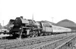 23 1024 (Bw Schwerin) vor D 1061 nach Rostock über Bad Kleinen in Lübeck Hbf.  (01.07.1968) <i>Foto: Will A. Reed</i>