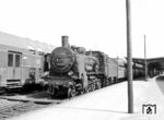 38 3789 war während ihrer fast 50-jährigen Einsatzzeit (1922 - 1970) nur an der Ostseeküste für die Betriebswerke Rostock und Güstrow unterwegs. Im Sommer 1968 steht sie in Rostock Hbf am Bahnsteig. (02.07.1968) <i>Foto: Will A. Reed</i>