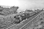 41 273 (Bw Eisenach) verlässt mit einem "Interzonenzug" den Bahnhof Bebra in Richtung Osten. (12.07.1964) <i>Foto: A.E. Durrant</i>