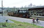 86 1001 rangiert einen E-Wagen in Crottendorf Oberer Bahnhof. (21.04.1983) <i>Foto: Wolfgang Bügel</i>