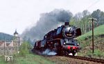50 1298 (Bw Nossen) mit Ng 62345 vor der evangelischen Kirche von Niederstriegis aus dem Jahr 1849. (23.04.1983) <i>Foto: Wolfgang Bügel</i>