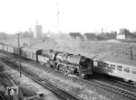 23 1035 (Bw Neubrandenburg) mit einem Gex nach Neubrandenburg in Stralsund. Im Hintergrund fährt noch D 719 vorbei, mit dem fast eine Parallelausfahrt geklappt hätte (vgl. Bild-Nr. 38795). (04.07.1968) <i>Foto: Will A. Reed</i>