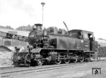 1938 beschafften die Kleinbahnen des Kreises Jerichow I (KJ-I) zwei 1`D Heißdampfloks bei der Firma Henschel in Kassel. Sie erhielten die Betriebsnummern 20 und 21 und besaßen ab Werk schon eine Druckluftbremse, obwohl die KJ-I zu diesem Zeitpunkt war noch die Heberleinbremse in Benutzung hatte. 1949 erhielt die Lok 20 die Betriebsnummer 99 4801 durch die DR. 1964 erfolgte im RAW Görlitz eine umfassende Rekonstruktion der Lok. Nach Einstellung des Betriebes auf dem Burger Schmalspurnetz, wurde die Lokomotive auf die Insel Rügen umgesetzt, wo sie noch heute auf der Rügenschen Bäderbahn (RüBB) unterwegs ist. (05.07.1968) <i>Foto: Will A. Reed</i>