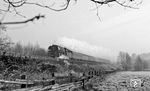 Die Wittenberger 01 0525 unterwegs mit D 405 (Hamburg - Dresden) im Sachsenwald bei Friedrichsruh.  (13.01.1973) <i>Foto: Dr. Thomas Obst</i>