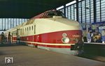 DR 175 008 (ex VT 18.16.04) als Sonderzug im Bahnhof Berlin-Zoo. (11.06.1983) <i>Foto: Wolfgang Bügel</i>