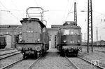 Vergleichsaufnahme von 10 Jahren E-Lokentwicklung: Die noch sehr altertümlich wirkende E 95 02 (Baujahr 1927) und die zum Zeitpunkt ihres Erscheinens modernste E-Lok Europas, E 18 19 (Baujahr 1936) im Bw Halle P. (05.1968) <i>Foto: Manfred Elster</i>