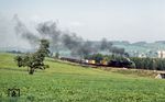 In Lengenfeld verließ die 110 den Zug, sodass sich 50 3671 ab hier mit dem gut ausgelasteten Ng 66333 allein abmühen musste. (29.08.1983) <i>Foto: Wolfgang Bügel</i>