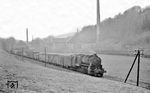 58 1758 (mit Schiebelok 86 1725) am Gdg 56367 zwischen Schwarzenberg und Grünstädtel. (19.04.1976) <i>Foto: Joachim Bügel</i>