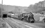 58 1207 (ex bad. 58 207) fährt mit Dg 53325 nach Zwickau durch den Bahnhof Fährbrücke. (19.04.1976) <i>Foto: Joachim Bügel</i>