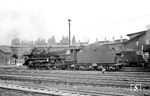 41 1118 wurde am 13.04.1939 als 41 118 beim Bw Falkenberg(Elster) in Dienst gestellt. Im November 1960 erhielt sie einen Rekokessel. Die beim Bw Oebisfelde stationierte Lok wurde am 14.09.1983 ausgemustert. (30.08.1976) <i>Foto: Wolfgang Bügel</i>