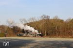 Fast wie einst zu Planzugzeiten verlässt 298.102 mit einem Zug Richtung Steyr den Haltepunkt Rosenegg, dessen Haltestellenhäuschen links noch zu sehen ist. (04.12.2016) <i>Foto: Stefan Jurasovits   </i>