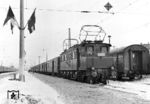 E 04 01 im S-Bahneinsatz zur Leipziger Frühjahrsmesse in Leipzig. (09.03.1965) <i>Foto: Joachim Claus</i>