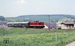 Am Nachmittag wurde nochmals St. Egidien besucht. Diesmal wurde vor dem Ng 65323 mit der 50.35 die Glauchauer DR 110 088 mit P 19671 abgelichtet. (16.05.1985) <i>Foto: Wolfgang Bügel</i>