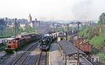 Mitte der 1980er Jahre war die einzig übrig gebliebene fotogene Dampfleistung im Zschopautal der Ng 64345 von Karl-Marx-Stadt-Hilbersdorf nach Annaberg, der hier mit 50 3646 in Zschopau einfährt. (16.05.1985) <i>Foto: Wolfgang Bügel</i>