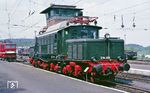 Planmäßig ist E 94 056 wohl nie in Blankenburg/Harz gewesen. Hier ist die DR-Traditionslok auf einer Fahrzeugausstellung zu sehen. (19.05.1985) <i>Foto: Wolfgang Bügel</i>