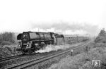 Auch am nächsten Tag war der Wettergott nicht milde gestimmt. Gegen 7.20 Uhr dampft 01 1511 mit E 315 "Gedania" nach Berlin-Lichtenberg aus Angermünde.  (11.09.1978) <i>Foto: Joachim Bügel</i>