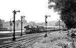 03 0085 rollt mit D 270 "Meridian" (Belgrad - Budapest - Prag - Dresden - Berlin - Stralsund - Sassnitz - Trelleborg - Malmö C) durch Burg Stargard. (11.09.1978) <i>Foto: Joachim Bügel</i>