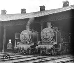 Trautes Beisammensein der 38 1239 (Henschel, Baujahr 1918, Zweitbesetzung) und 38 3787 (AEG, Baujahr 1922) in ihrer Heimatdienststelle Erfurt P. (19.03.1966) <i>Foto: Joachim Claus</i>