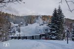 Sonderzug mit 99 1590 bei der Ausfahrt aus Schmalzgrube. (15.01.2017) <i>Foto: Joachim Schmidt</i>