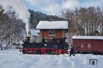 99 1542 vor dem Wasserhaus im Bahnhof Steinbach. (15.01.2017) <i>Foto: Joachim Schmidt</i>