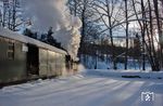 Abschied vom Preßnitztal mit der aus Steinbach ausfahrenden 99 1590. (15.01.2017) <i>Foto: Joachim Schmidt</i>