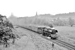 03 0058 räuchert mit D 555 (Barth - Stralsund - Berlin-Lichtenberg) durch Burg Stargard. (14.09.1978) <i>Foto: Joachim Bügel</i>