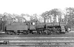 Porträtaufnahme der 55 1988 im Heimat-Bw Celle. Die preußische G 8 wurde 1911 von Hanomag als "4818 Hannover" mit Lentz-Ventilsteuerung abgeliefert und bereits im Dezember 1932 ausgemustert.  (1930) <i>Foto: DLA Darmstadt (Hubert)</i>